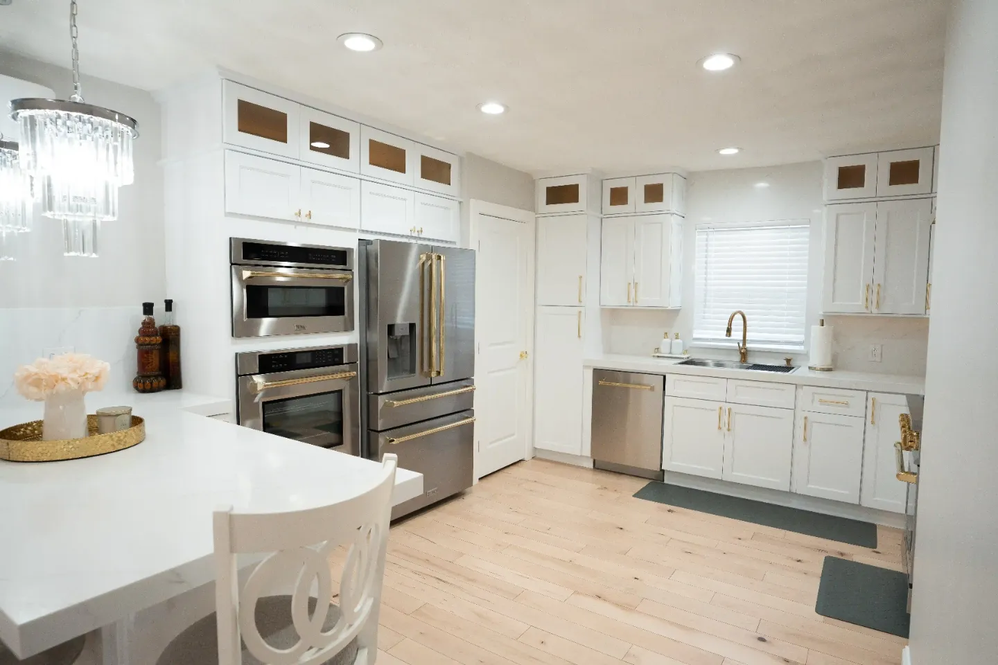 The Family Arrival Kitchen - detail 1